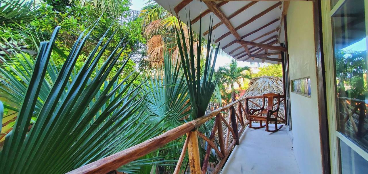 Layla Guesthouse ปัวร์โตโมเรลอส ภายนอก รูปภาพ